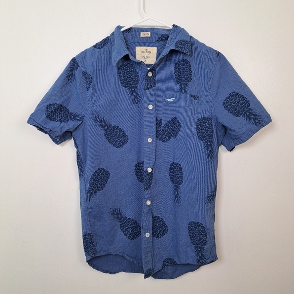 Hollister Blue Pineapple Print Short Sleeve Button Up Summer Beach Shirt Sz M - Picture 1 of 5